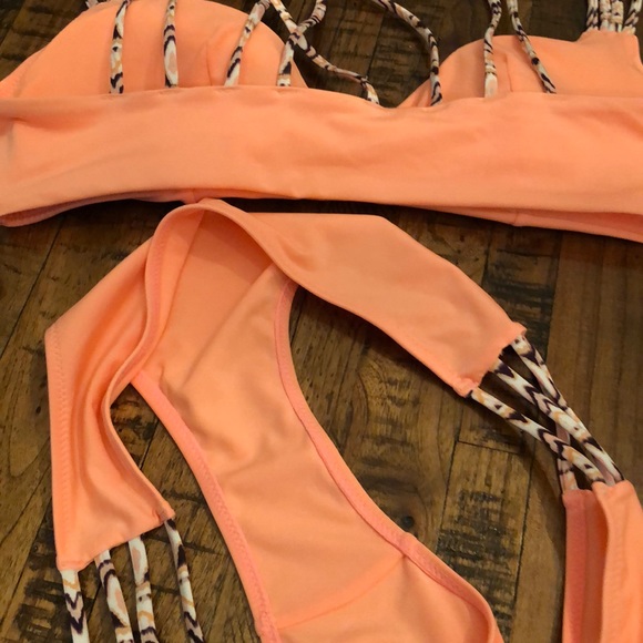 H&M cute swim suit - Picture 3 of 3